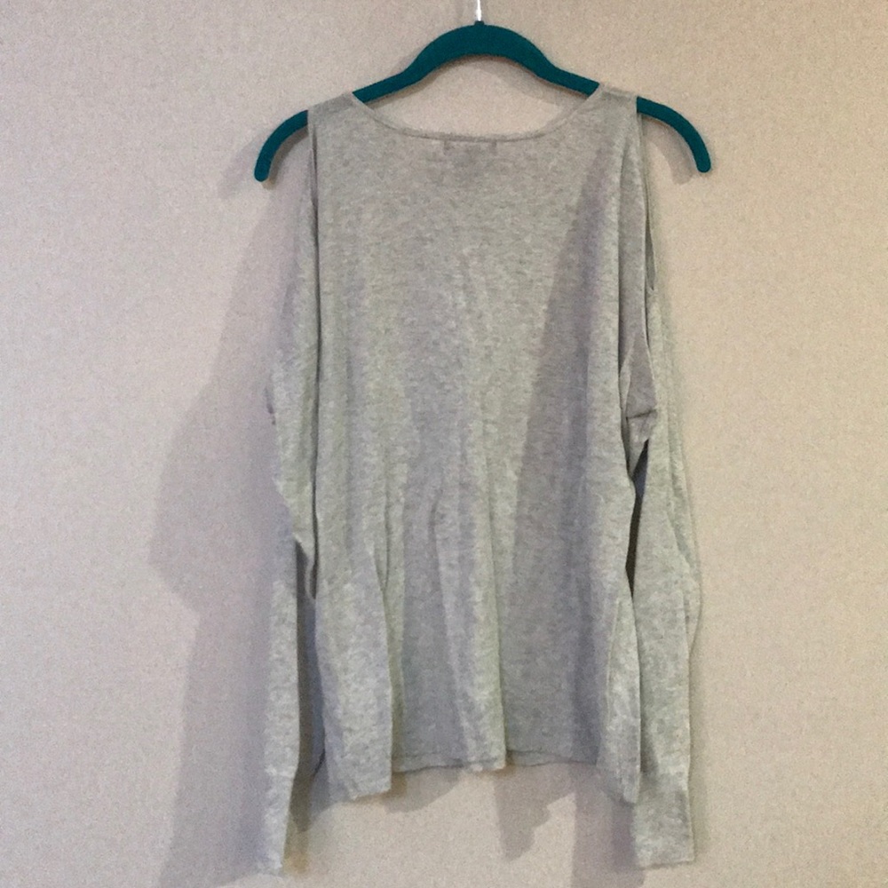 Cold shoulder top - Picture 4 of 4